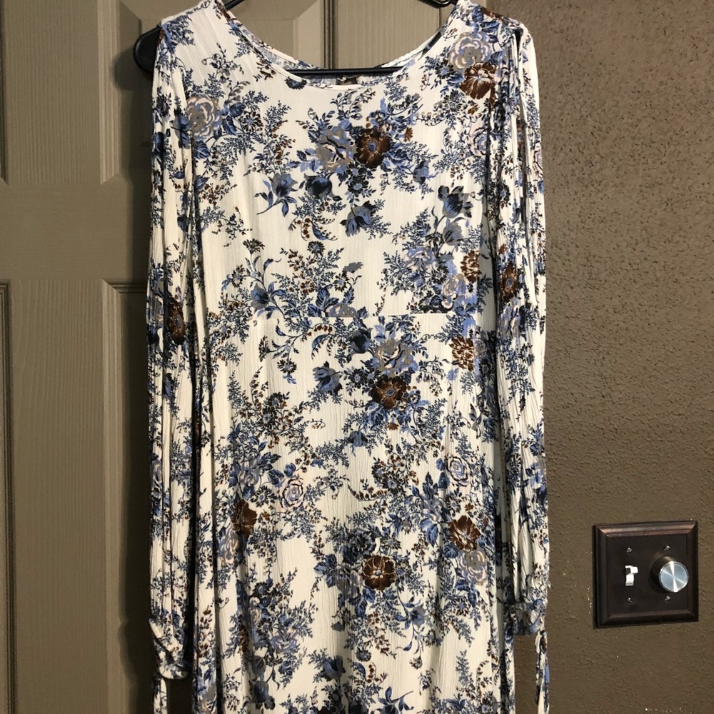 American Eagle long sleeve off shoulder dress